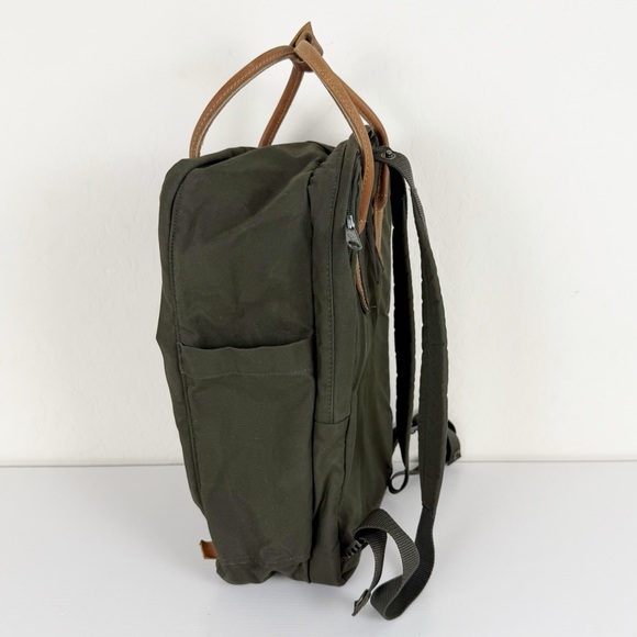 Fjall Raven kanken no. 2 laptop backpack dark olive canvas leather - Picture 2 of 9